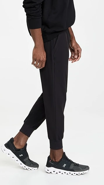 Alo Yoga Co-Op 7/8 Pant 6 Alo Yoga Co-Op 7/8 Pant - Image 4