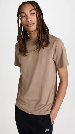 Alo Yoga Conquer Reform Crewneck Short Sleeve