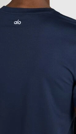 Alo Yoga Conquer Crewneck Short Sleeve Tee -Shopbop aloyg30279124bd 1675449252330 2 0. UX357 QL90