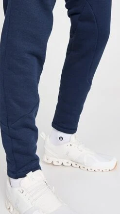 Alo Yoga Triumph Sweatpants 13 Alo Yoga Triumph Sweatpants -Shopbop aloyg30283124bd 1677804139667 2 0. UX357 QL90