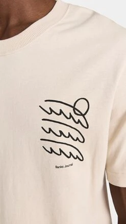 Banks Journal Van Guard - Trader Tee 13 Banks Journal Van Guard - Trader Tee -Shopbop bjour303841a3ab 1669761575477 2 0. UX357 QL90