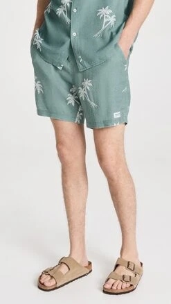 Banks Journal Retreat Walk 6.25" Shorts