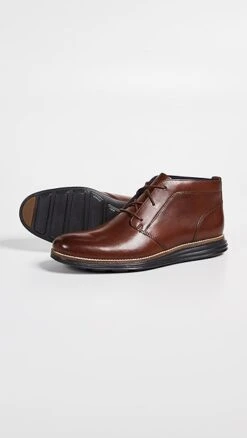 Cole Haan Original Grand Chukka Boots -Shopbop chaan302301e781 1671640659108 2 0. UX357 QL90