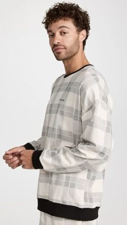 Calvin Klein Underwear Modern Cotton Long Sleeve Sweatshirt 11 Calvin Klein Underwear Modern Cotton Long Sleeve Sweatshirt -Shopbop cklen448411e0b6 1668439977882 2 0. UX357 QL90