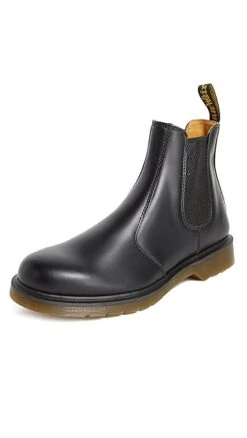 Dr. Martens 2976 Chelsea Boots