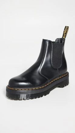 Dr. Martens 2976 Quad Chelsea Boots