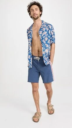 Faherty Retro Surf Stripe 7" Boardshorts 12 Faherty Retro Surf Stripe 7" Boardshorts -Shopbop faher305721e8b9 1670358155864 2 0. UX357 QL90