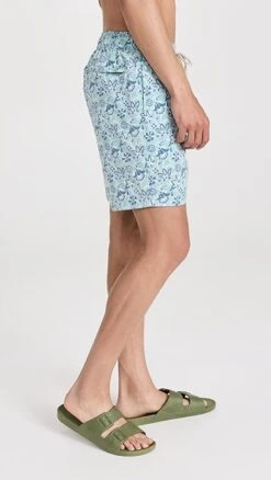 Faherty Beacon Swim Trunks 7" 11 Faherty Beacon Swim Trunks 7" -Shopbop faher30647203f5 1682960007207 2 0. UX357 QL90