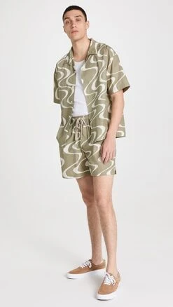 FRAME Abstract Wave Graphic Shorts (6" Inseam) 12 FRAME Abstract Wave Graphic Shorts (6" Inseam) -Shopbop frame322841fb4b 1683234295634 2 0. UX357 QL90