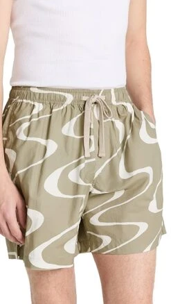 FRAME Abstract Wave Graphic Shorts (6" Inseam) 14 FRAME Abstract Wave Graphic Shorts (6" Inseam) -Shopbop frame322841fb4b 1683234295757 2 0. UX357 QL90
