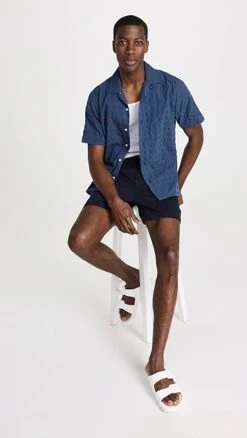 Gitman Vintage Japanese Ripple Jacquard Camp Collar Shirt 12 Gitman Vintage Japanese Ripple Jacquard Camp Collar Shirt -Shopbop gitma305061a569 1680116715946 2 0. UX357 QL90