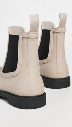 Hunter Boots Commando Chelsea Boots -Shopbop hunts206491f325 1674598770126 2 0. UX357 QL90