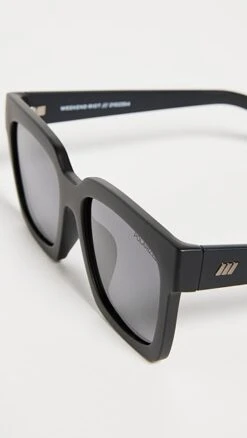 Le Specs Weekend Riot Polarized Sunglasses -Shopbop lspec3005086863 1677601051719 2 0. UX357 QL90