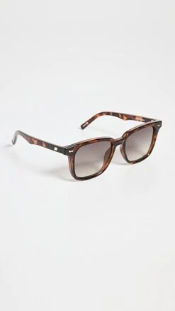 Le Specs Steadfast Sunglasses -Shopbop lspec3061314d49 1680728780134 2 0. UX357 QL90