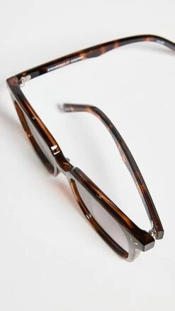 Le Specs Steadfast Sunglasses -Shopbop lspec3061314d49 1680728781218 2 0. UX357 QL90