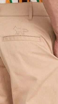 Maison Kitsune Regular Chino Pants -Shopbop maisk3123012688 1676668804570 2 0. UX357 QL90