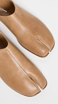 Maison Margiela Tabi Babouche Shoes -Shopbop mmmar3024110709 1671043483596 2 0. UX357 QL90