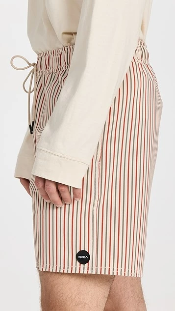 RVCA Va Pigment Print Elastic 7" Shorts 5 RVCA Va Pigment Print Elastic 7" Shorts - Image 3