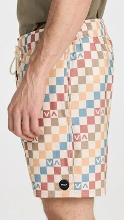 RVCA Barnes Elastic 7" Shorts -Shopbop rvcaa311792082f 1677711063854 2 0. UX357 QL90