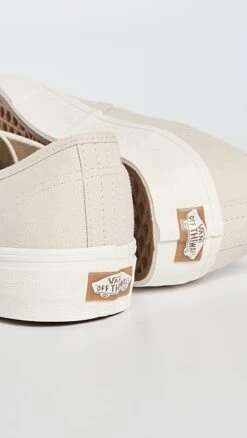 Vans Authentic VR3 -Shopbop vanss303361f250 1677538680388 2 0. UX357 QL90