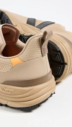 Veja Dekkan Sneakers 11 Veja Dekkan Sneakers -Shopbop vejaa305571e0ce 1663612728961 2 0. UX357 QL90