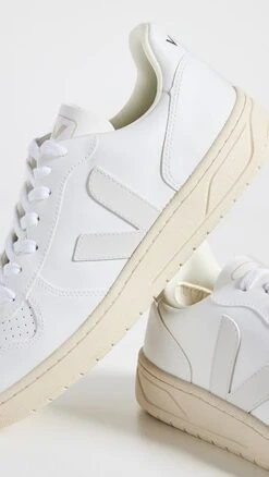 Veja V-10 CWL Sneakers 10 Veja V-10 CWL Sneakers -Shopbop vejaa305921f0e5 1683137228915 2 0. UX357 QL90