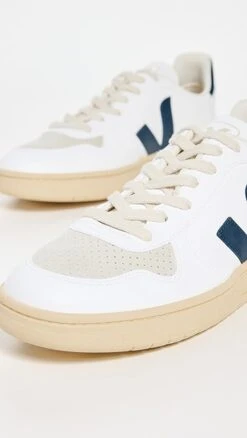 Veja V-10 Sneakers -Shopbop vejaa306031c919 1675722183905 2 0. UX357 QL90